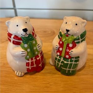 Publix Vintage Polar Bears Salt and Pepper Shaker Set Holiday Christmas Decor